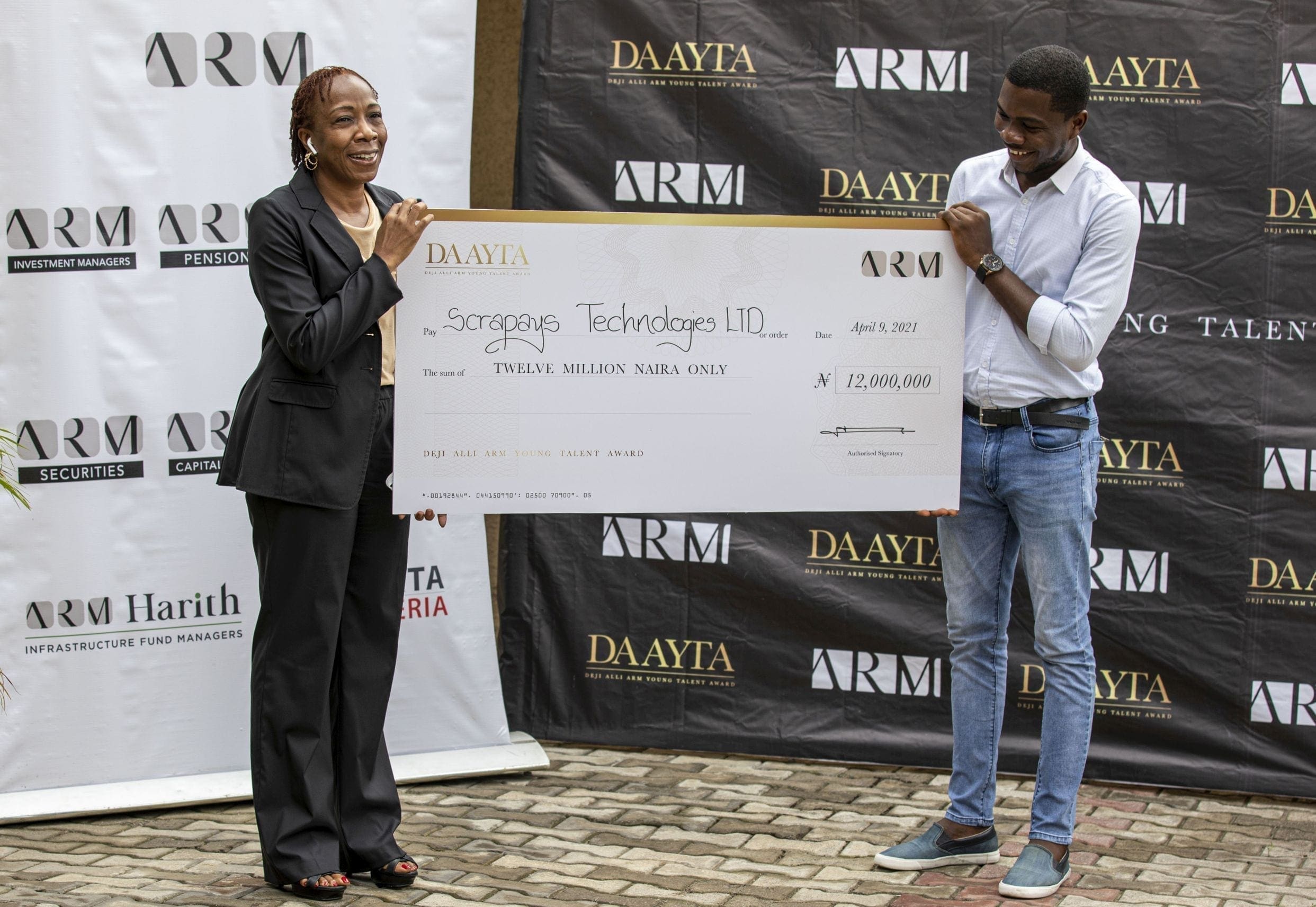 L R Jumoke Ogundare CEO ARM with Tope Suleiman DAAYTA 2021 Winner L R Jumoke Ogundare CEO ARM with Tope Suleiman DAAYTA 2021 Winner