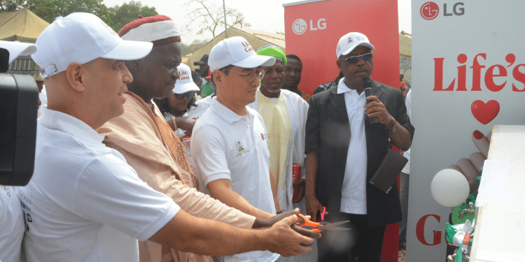 LG Donates Solar-powered Borehole to Gudu Community in Abuja for World Water Day